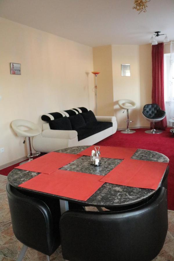 Apartments Vera Карлови Вари Екстериор снимка